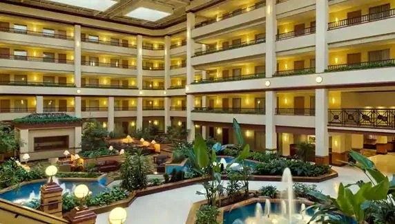 Embassy Suites Lexington / UK Coldstream